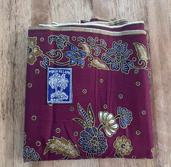 Pokok-Kelapa Indonesian Batik Sarong Fabric Cotton Floral Fan 41×71, Maroon Blue