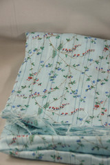 Blue Floral Flower Fabric 30″x30″ Material Scrap Remnant Red Green
