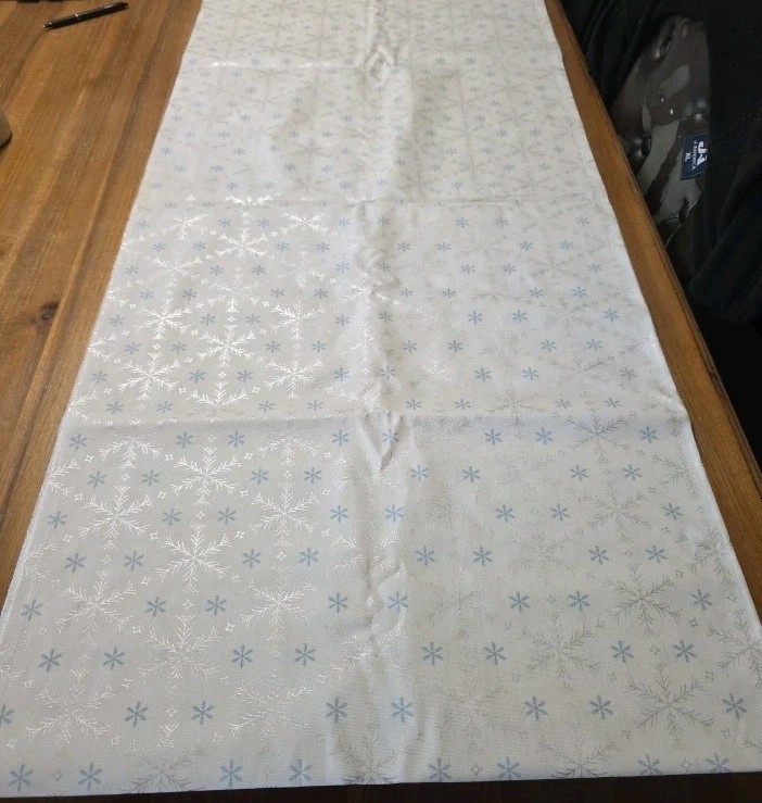 Jo-Ann Winter Cotton Canvas Fabric 3 Yards White with silver and blue snowflakes