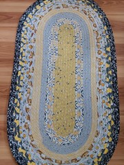 “BEAUTIFUL BEES” HENRY GLASS Jelly Roll Rug Handmade 46″ X 24″