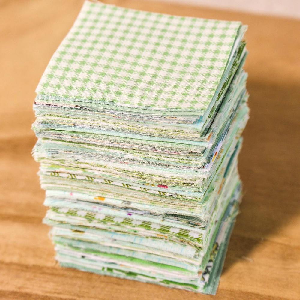 300 Mini Charm Green Floral Cotton Fabric Precut Squares Patchwork Quilting DIY