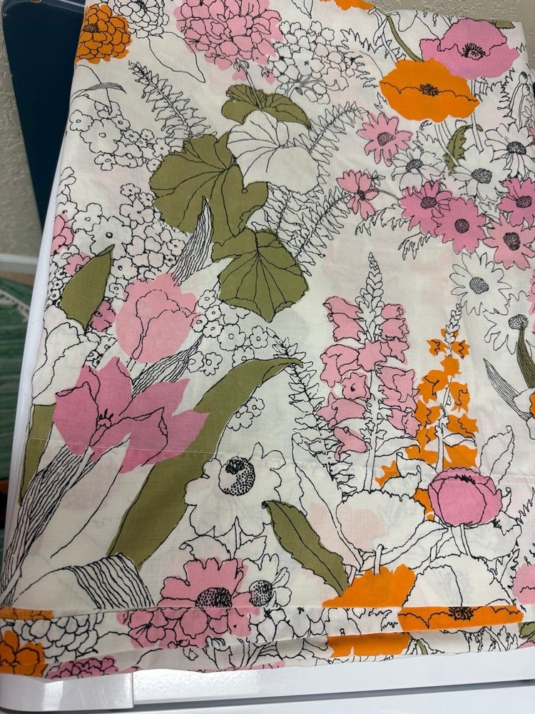 Vintage 70s Burlington House “Spring Bouquet” Full / Double Flat & Fitted set