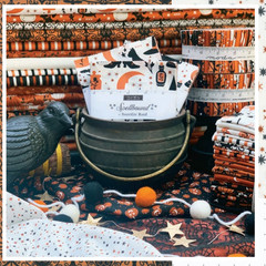 Spellbound MINI-Charm Pack Sweetfire Rd Moda