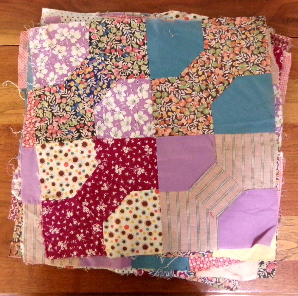 Vtg Lot of 17 Hand Sewn Bow Tie Quilt Blocks 1950-60’s -READ – Needs Laundering