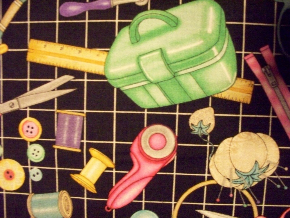 SEWING MAT SEW SUPPLIES THREAD PIN CUSHION BLK COTTON FABRIC FQ