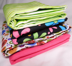 Groovy Flower Fabric Bundle – 100% Cotton – 4 Fabrics – 1 (1/2 Yard), 3 (1 Yard)