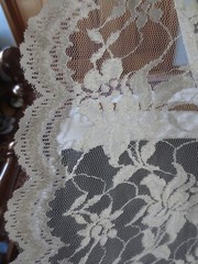 4433. ECRU FLORAL LACE w/ SCALLOP-EDGED Synthetic PANEL – 40″ x 32″ long