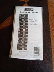 Tonga Treats Treat-Mini Bouquet 40 Pieces 5×5” Table-runner 12.5″ x 18.5″(#91)