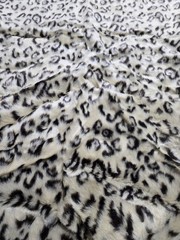 Short Cheetah Print Faux Fur Fabric 88″ X 64″