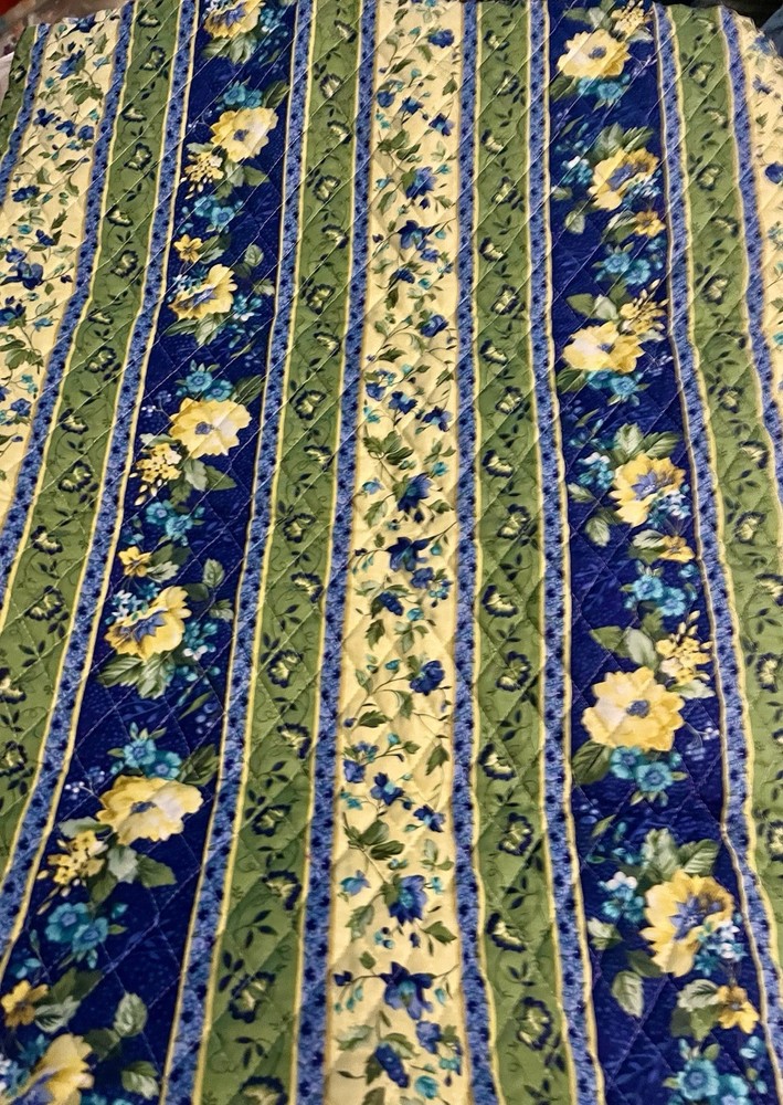 VTG French Country Stripe Yellow Blue Pre-Quilted Single Sided 44″X 27½”