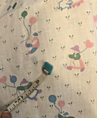 VTG 70-80`s Pastel Sunbonnet Kids W/ Balloons Juvenile Fabric 45″ x 108″
