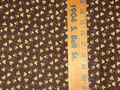 By 1/2 Yd “Vintage Stitches” Brown Floral Cotton Fabric Thimbleberries 2005 RJR