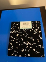BRAND NEW CREATE IT 100% COTTON MUSIC NOTES PRECUT SEWING AND CRAFT FABRIC 18X21