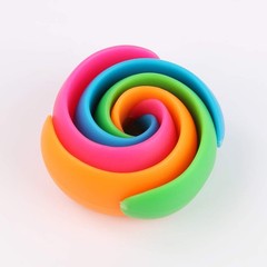 Miamay Thread Spool Savers Huggers Avoid Loose Ends 16 Pieces, multicolored