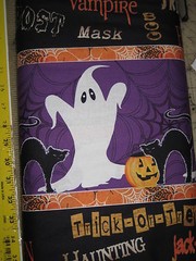 PRIMITIVE 100% HALLOWEEN SPOOKY SPECTACULAR GHOST STRIPE COTTON FABRIC 45″