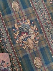 VTG Plaid Tartan Tapestry Fabric English Cottage Berries, Medallions 55” BTY