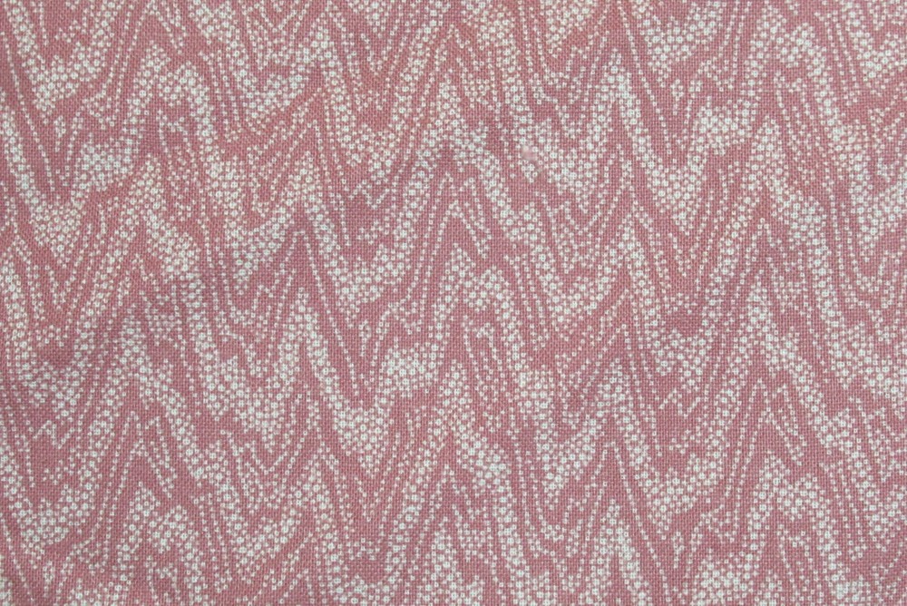 N.T.T. Inc. Fabric 100% Cotton YARDAGE MAUVE PINK WITH CREAM Waves
