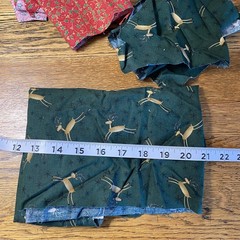 Lot of Small Irregular Cuts/Shapes Christmas Cotton Quilting Fabric Scrap Quilts