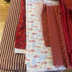 Lot of Cotton Quilting Fabric Prints/Florals/Solids 2+ Pounds Red/Black Scraps