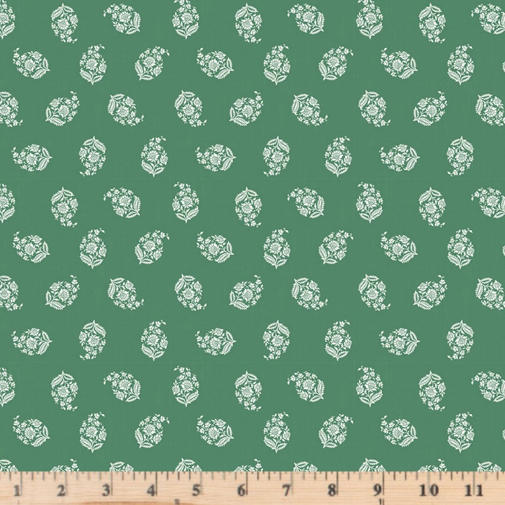 New Traditional Brittany Juniper PWLA012 Floral By Half Yard Cont Cuts