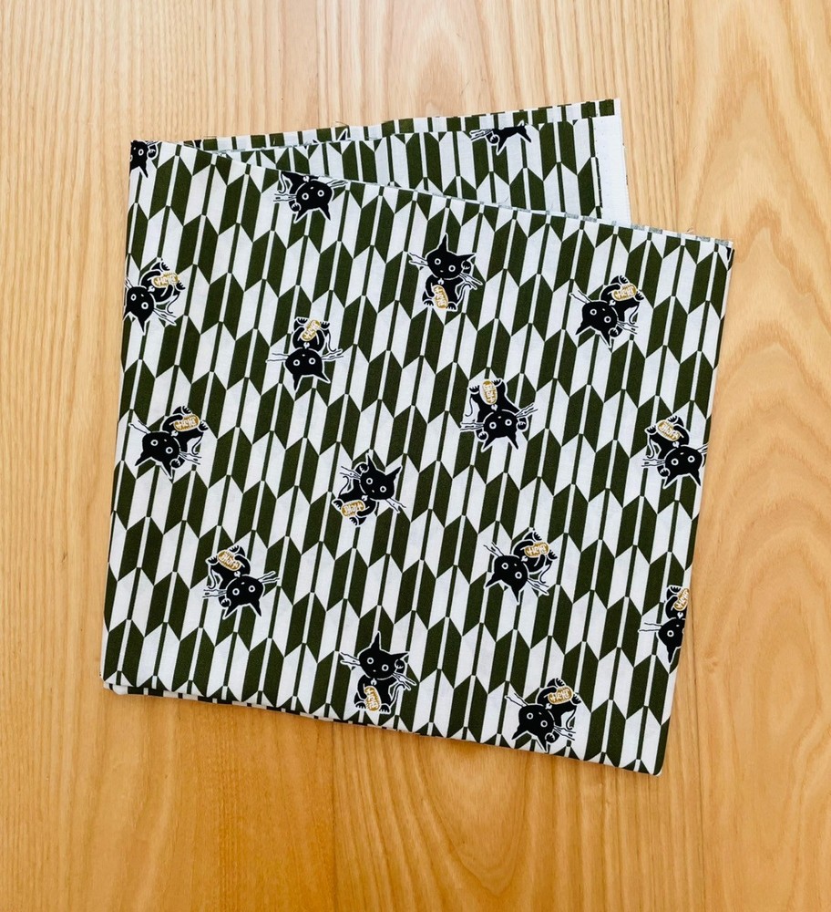 Japanese Cotton Sheeting Fabric Black Cat w/Gold Coin Pattern Green W43″ x L39″