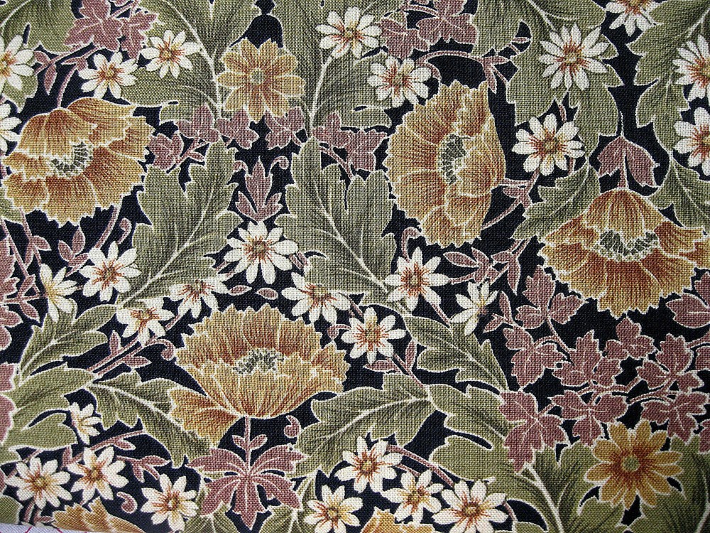 fabric ST JAMES floral 33″ x WOF RJR 2009 largest flowers 1.5X1.5″