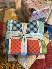Riley Blake Designs Bee Basics Fat Quarter Bundle 31pc 18×22 Cotton FQ-6400-31