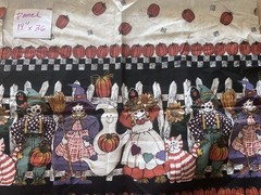 EUC LARGE LOT OF 100% COTTON HALLOWEEN REMNANT FABRICS PLUS 4 YARDS