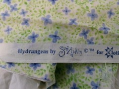 HYDRANGEAS BY SUE ZIPKIN 🌸 == BLUE, GREEN & YELLOW / 3 1/2 YARDS X 42″