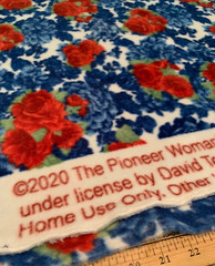 Pioneer Woman HERITAGE FLORAL Fleece Fabric – 24″ x 54″ ( 2/3 yard)