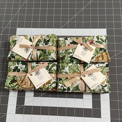 Lot Of 4 Loops & Thread Fat Fabric Quarters Animal Themed 100% Cotton