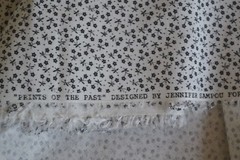 By 1/2 Yd, Vintage, Black Calico on White Quilt Cotton, P&B/Sampou, N1118