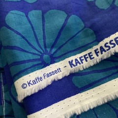 Kaffe Fassett PWGP183 Damask Flower Blue Fabric 288″ x 42″ Approx 9.3yds
