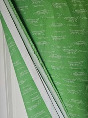 Fun Vintage Scattered Alligators Cotton Fabric Kelly Green – 4 Yds X 46″