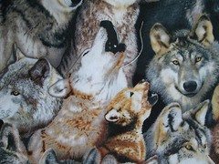 REALISTIC WOLVES HOWLING WOLF COTTON FABRIC FQ