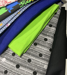26 Fabric Lot Large Remnant Pieces 13 lbs-Most 1 Yard or More