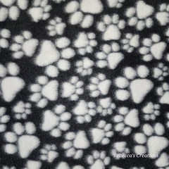 Paw Print Black And White Soft Blizzard Fleece Fabric Remnant Tie Die 20″ x 60″