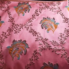 5 YARDS LOT PINK METALLIC BROCADE FABRIC 54″ FLORAL EMBOSSED SCALLOPED EDGE