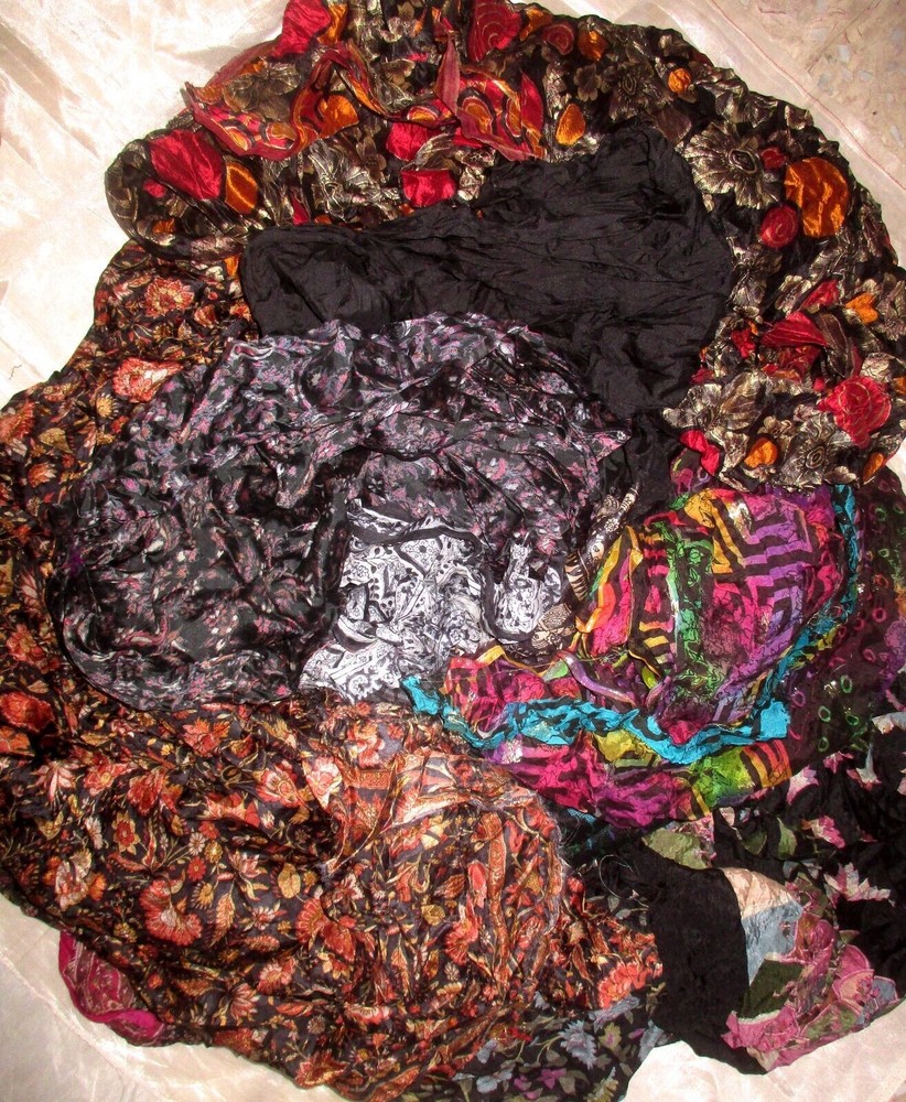 BBI LOT ART SILK Antique Vintage Sari REMNANT Fabrics 100 GRAMS BLACK CRAFT DOLL