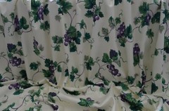 30+ Yds Avail/ Vintage Medium Weight Twill/ 100% Cotton/ Grapes, Leaves, Vin