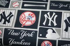New York Yankees Fabric 1/4 yard Cotton Baseball Bats Logo Sports 9″ x 44″ MLB+