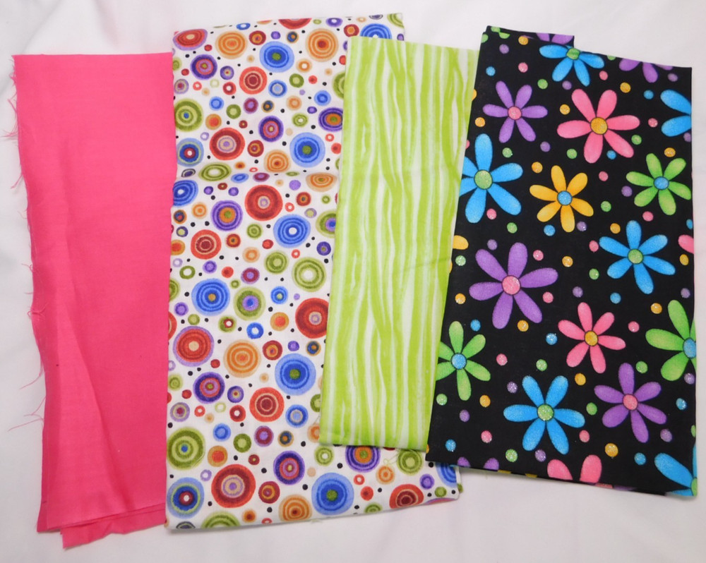 Groovy Flower Fabric Bundle – 100% Cotton – 4 Fabrics – 1 (1/2 Yard), 3 (1 Yard)