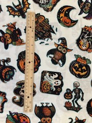 HAPPY HAUNTING QUILTING TREASURES RETRO HALLOWEEN FABRIC HALF YARD