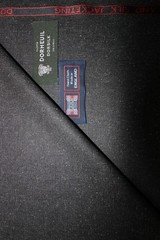 100% EXTRAFINE MERINO WOOL SUITING FABRIC MADE IN HUDDERSFIELD ENGLAND = 2.8 m