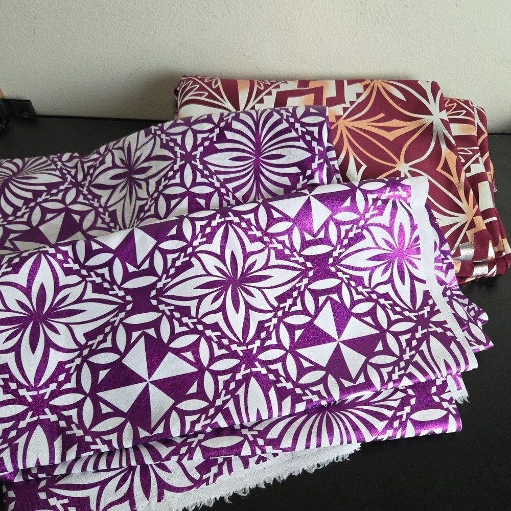 Hawaiian Polynesian Fabric Geometric Floral Silver Shattered Holo Approx 8.5 Yar