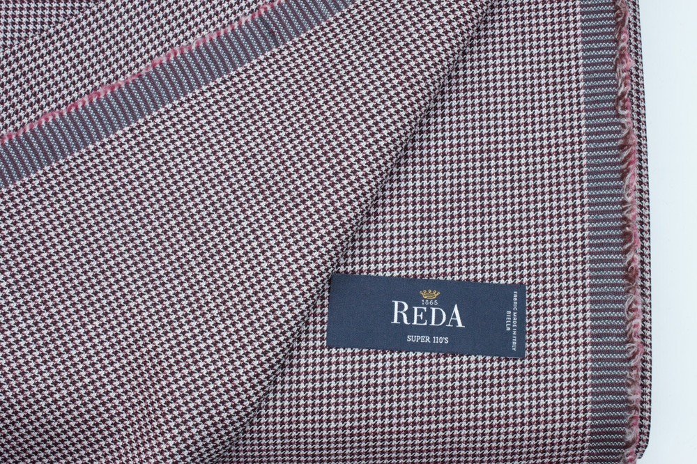Reda 100% worsted wool Jacketing fabric 2.2 mts houndstooth burgundy color