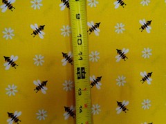 SIMPLE BEES – 36″L X 44″W – 1/2 YARD – 100% COTTON – VERY CUTE!!! by DAVIDS