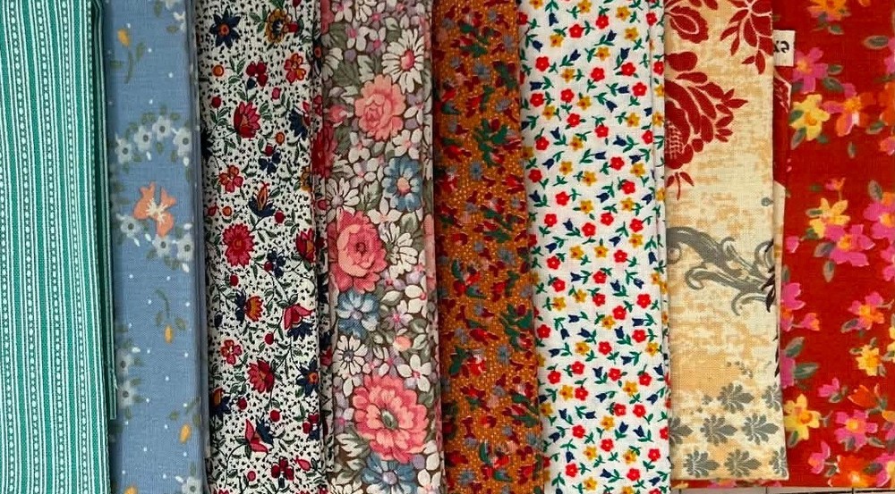 Bundle of 8 Cotton Fat Quarters 18×20″ Assorted Prints, Colors & Designers FQ1