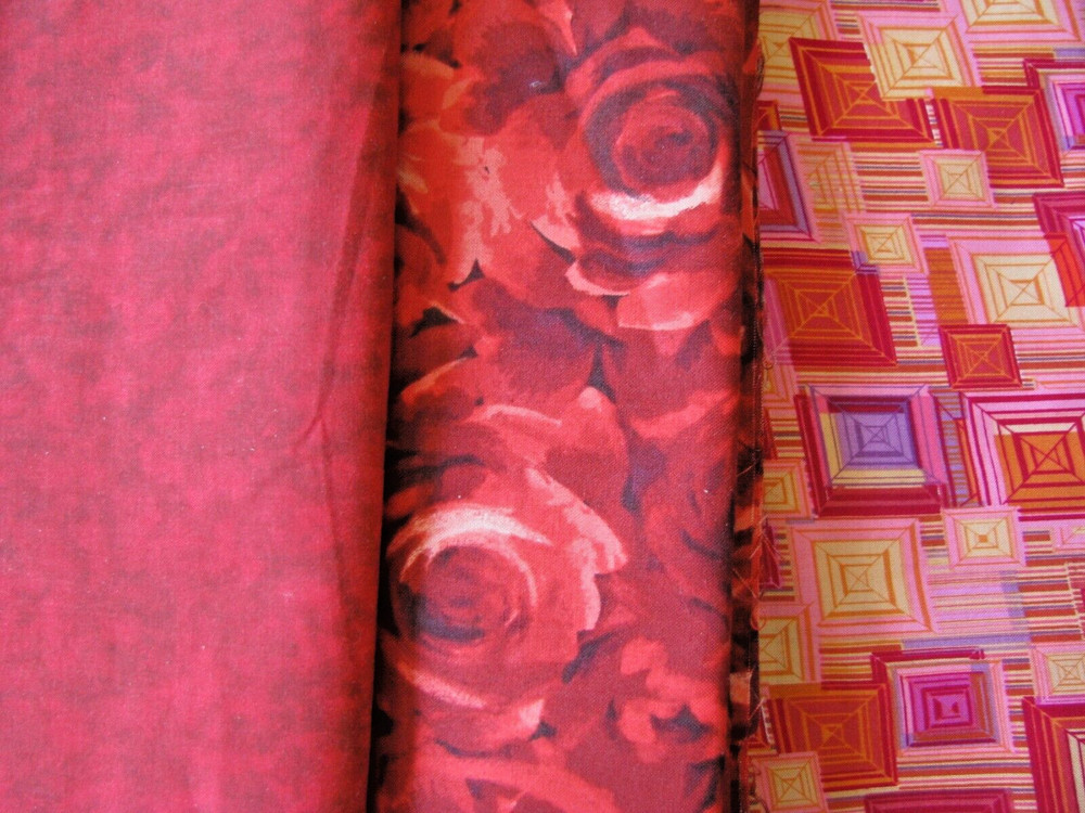 4.25 Yards Cotton Fabric Roses Maywood Studio, Metro Bemartex, Red Brick