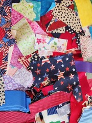 Fabric lot 1 Pound Pieces Remnants Scraps Quilting Craft Small Swatches